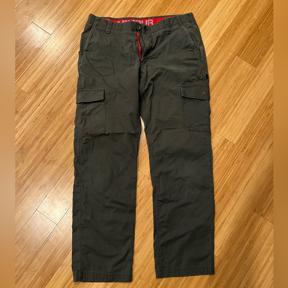 Rare Under Armour olive green tactical cargo pants.  34/32 stretch material.